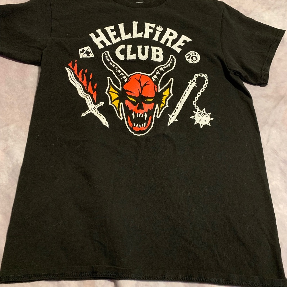 Stranger things Hellfire Club size S t shirt